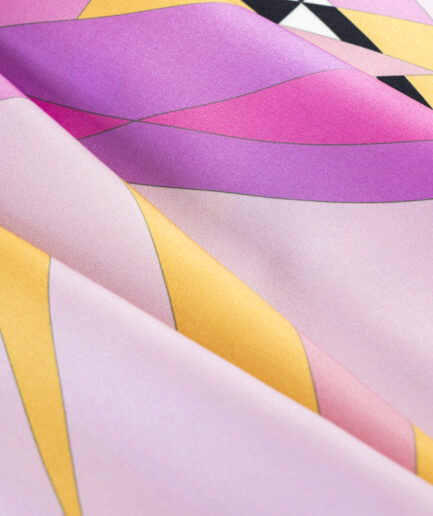 Carré 90 Geometric Crossing