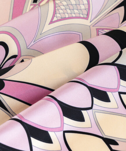 Carré 90 Geometric Butterfly