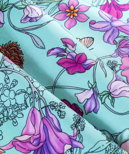 Carré 90 Flowers and Butterflies