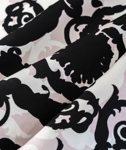 Carré 90 Italian Baroque